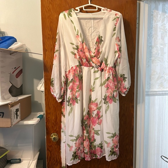 NEW SHEIN Curve Surplice White Pink Floral Dress 3XL - Picture 1 of 6